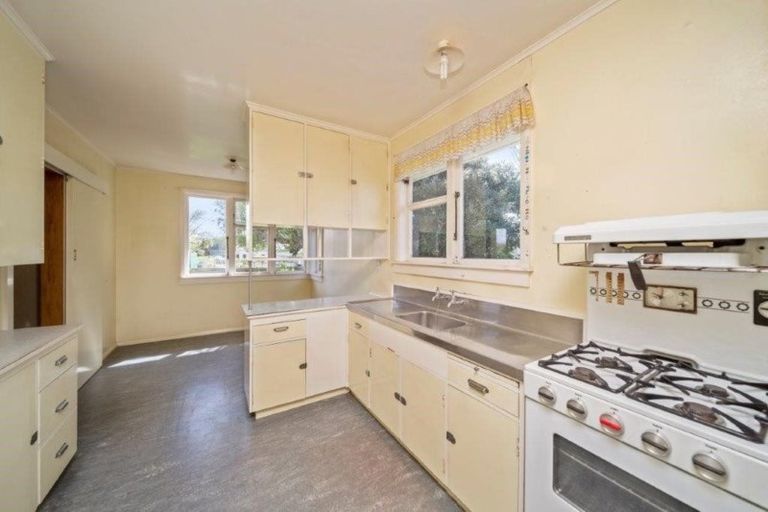 Photo of property in 41 Iredale Road, Hawera, 4610