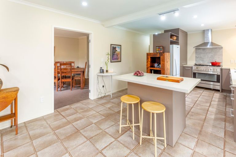 Photo of property in 5 Gulliver Place, Conifer Grove, Takanini, 2112