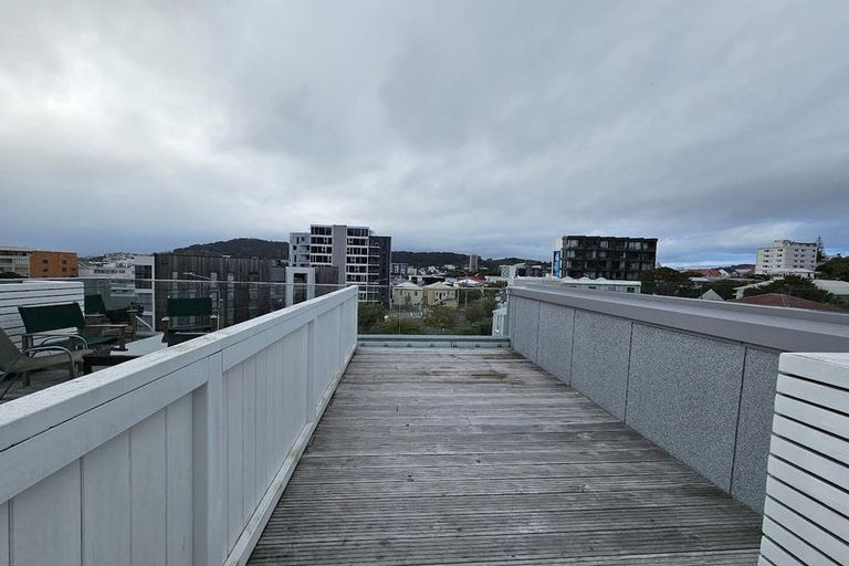 Photo of property in 2/294 Willis Street, Aro Valley, Wellington, 6011