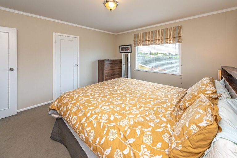 Photo of property in 43 Parkes Avenue, Saint Johns Hill, Whanganui, 4501