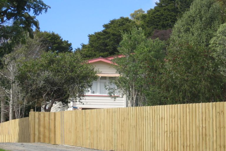 Photo of property in 8 Whaka Street, Maungaturoto, 0520