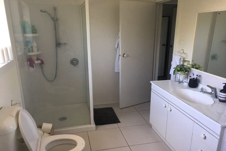 Photo of property in 2/50a Taharoto Road, Takapuna, Auckland, 0622