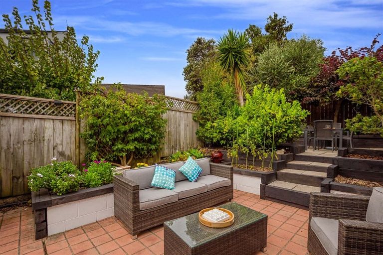 Photo of property in 4/26a Sunnynook Road, Sunnynook, Auckland, 0620