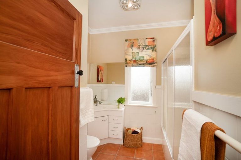 Photo of property in 37 Manapouri Crescent, Hokowhitu, Palmerston North, 4410