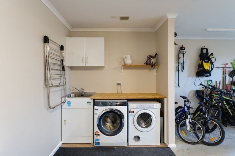 Photo of property in 35 Irwin Logan Drive, Mosgiel, 9024