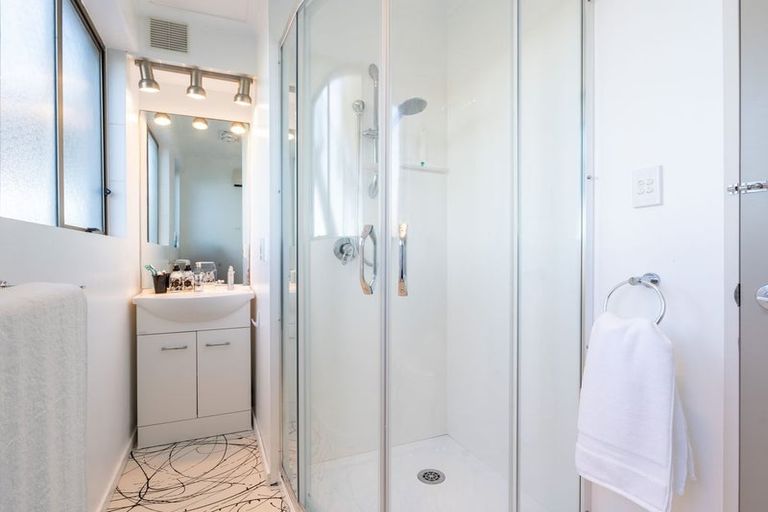 Photo of property in 28 Shandon Road, Vauxhall, Dunedin, 9013