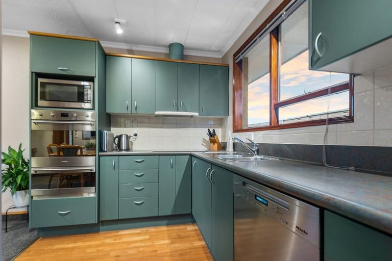 Photo of property in 123 Queenspark Drive, Parklands, Christchurch, 8083