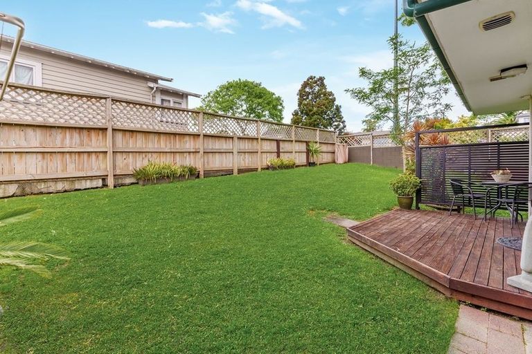Photo of property in 1/38 Edmonton Road, Henderson, Auckland, 0612