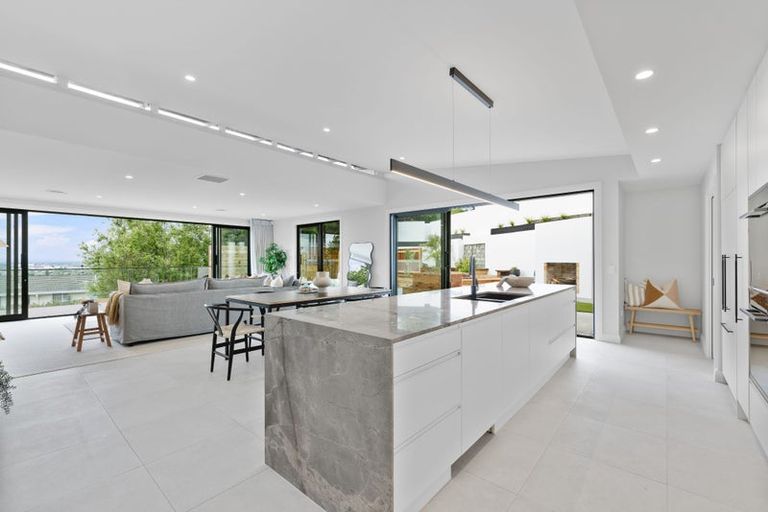 Photo of property in 66 Hackthorne Road, Cashmere, Christchurch, 8022