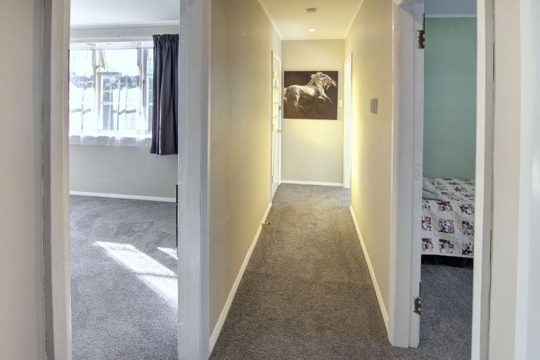 Photo of property in 14 Diamond Street, Carterton, 5713