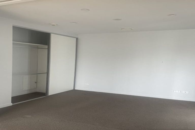 Photo of property in Frank Sargeson Apts, 201/74 Anzac Street, Takapuna, Auckland, 0622