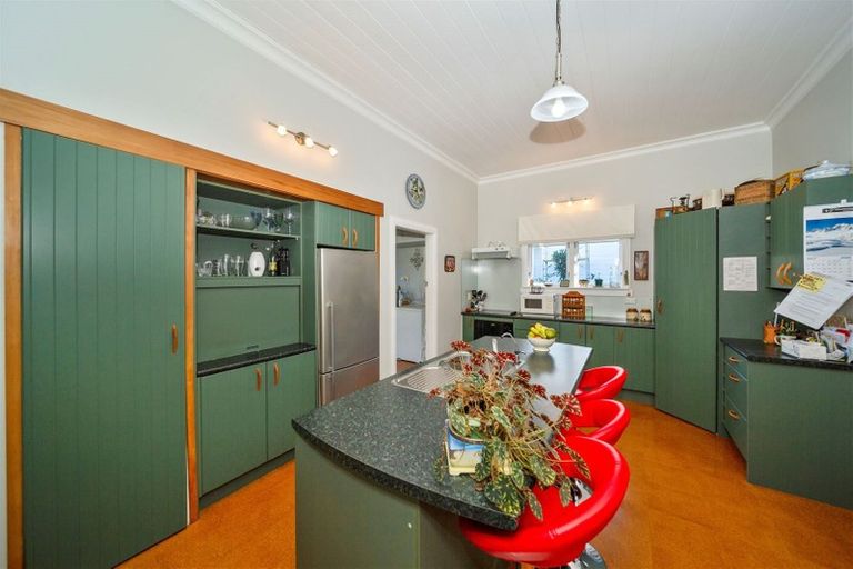 Photo of property in 237 South Road, Hawera, 4610