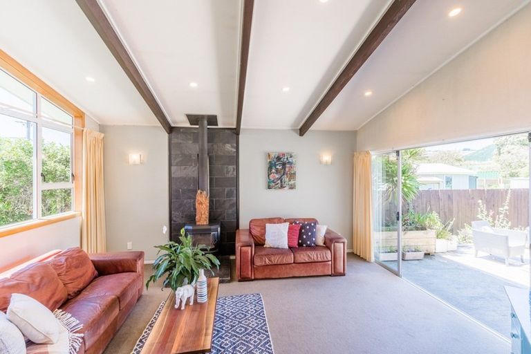 Photo of property in 18 Arawhata Road, Paraparaumu, 5032