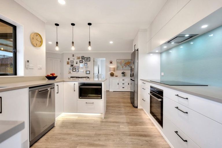 Photo of property in 3 Ron Wyatt Lane, Waiuku, 2123