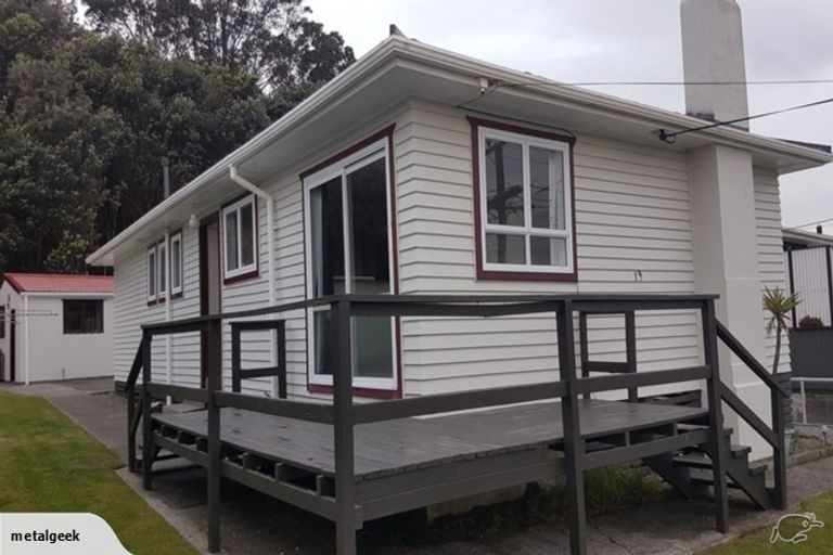 Photo of property in 19 Simons Street, Moturoa, New Plymouth, 4310