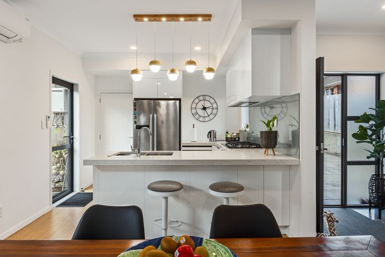 Photo of property in 49c Titirangi Road, New Lynn, Auckland, 0600