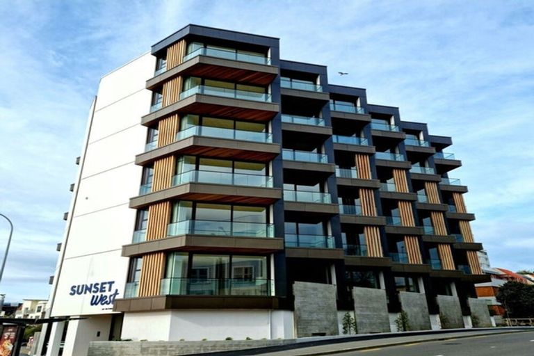 Photo of property in Sunset West, 110/251 Victoria Street, Wellington, 6011