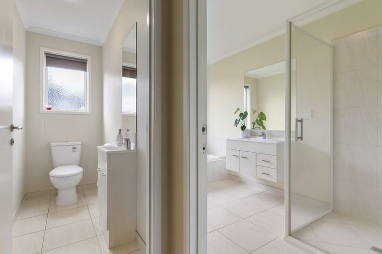 Photo of property in 100 Estuary View, Whangamata, 3620