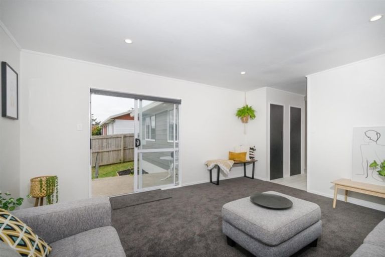 Photo of property in 2/77 Luanda Drive, Ranui, Auckland, 0612