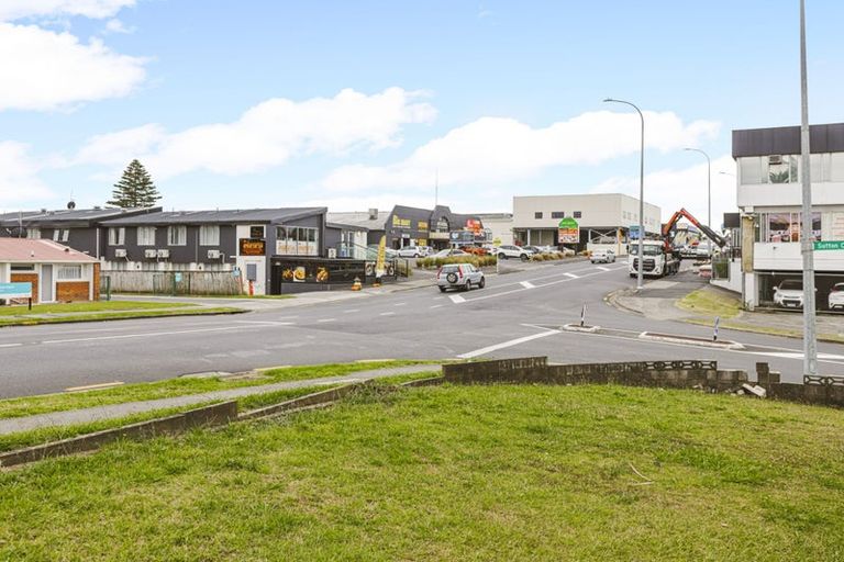 Photo of property in 1/1 Sutton Crescent, Papatoetoe, Auckland, 2025