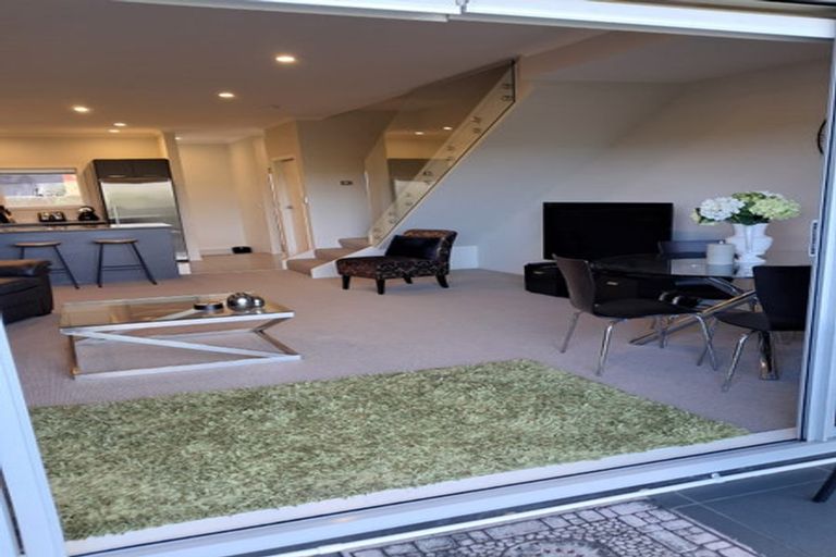 Photo of property in The Strand, 3/16 Ronald Street, Strandon, New Plymouth, 4312