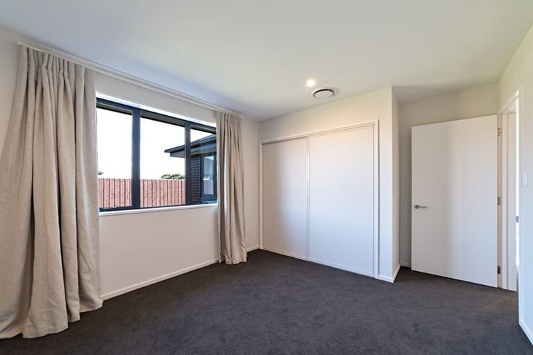 Photo of property in 7 Mccahon Drive, Rangiora, 7400