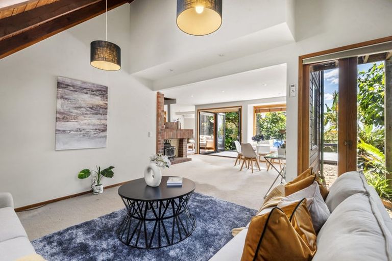 Photo of property in 3 Mizpah Road, Waiake, Auckland, 0630