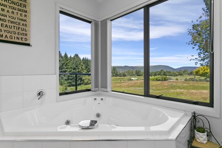 Photo of property in 4/864 Whangamata Road, Kinloch, Taupo, 3377