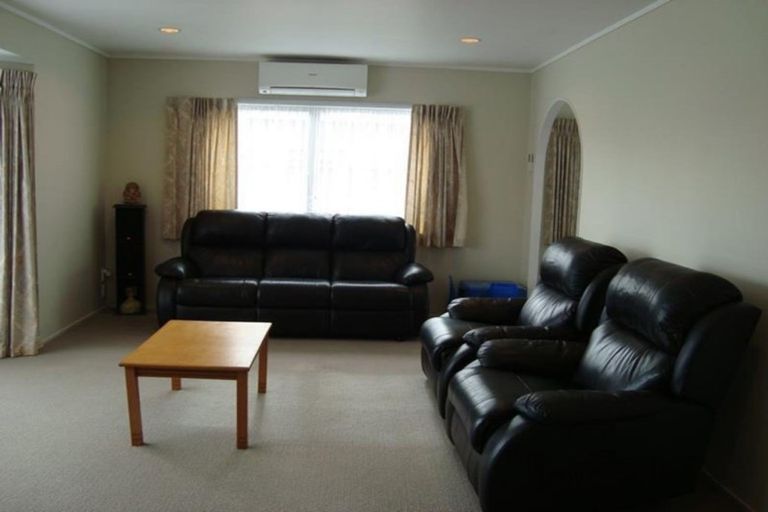 Photo of property in 87 Tington Avenue, Wattle Downs, Auckland, 2103