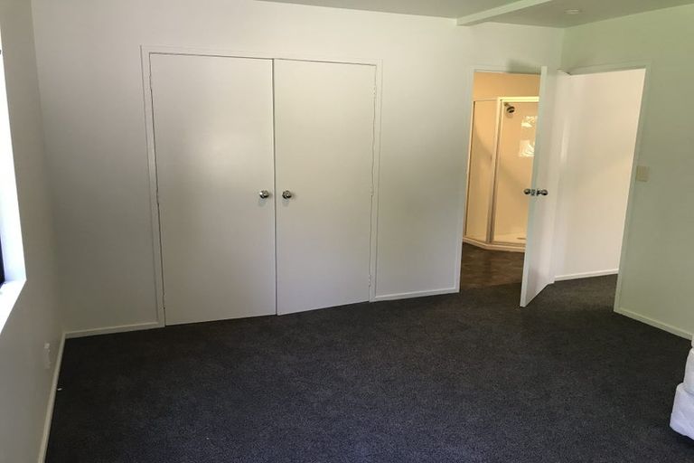 Photo of property in 2 Horizon Way, West Harbour, Auckland, 0618