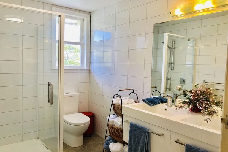 Photo of property in 16 Fernlea Avenue, Karori, Wellington, 6012