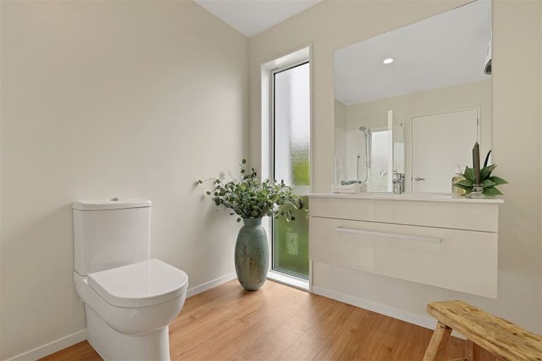 Photo of property in 43 Saint Andrews Hill Road, Mount Pleasant, Christchurch, 8081