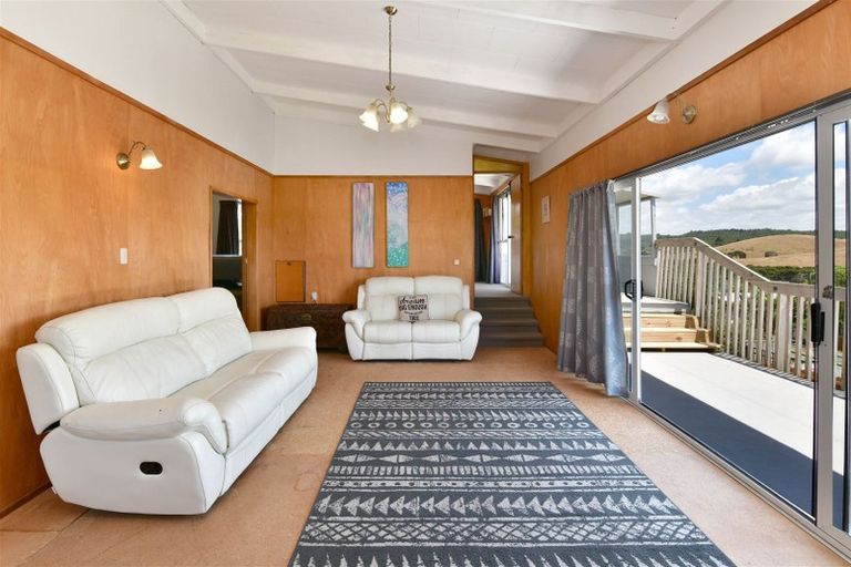 Photo of property in 31 Hammond Avenue, Hatfields Beach, Orewa, 0931