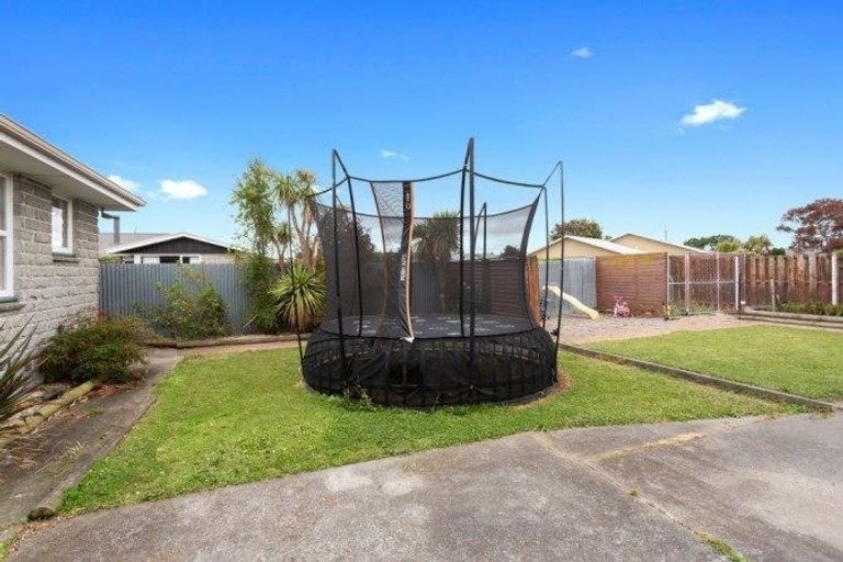 Photo of property in 35 Geddis Street, Rangiora, 7400