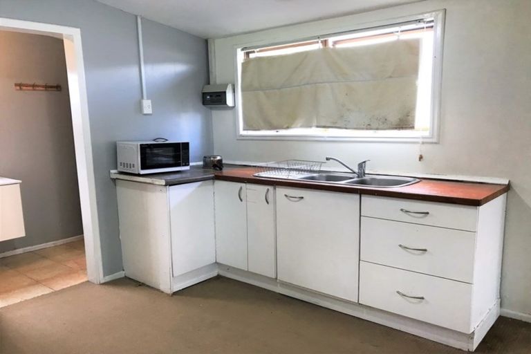 Photo of property in 305 Richardson Road, New Windsor, Auckland, 1041