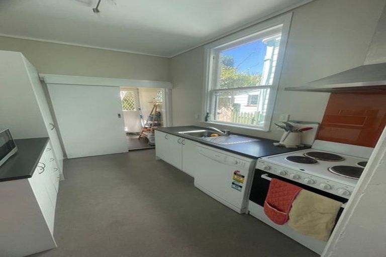 Photo of property in 24a Waripori Street, Berhampore, Wellington, 6023
