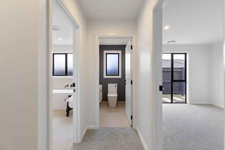 Photo of property in 105 Freedom Drive, Kelvin Grove, Palmerston North, 4470