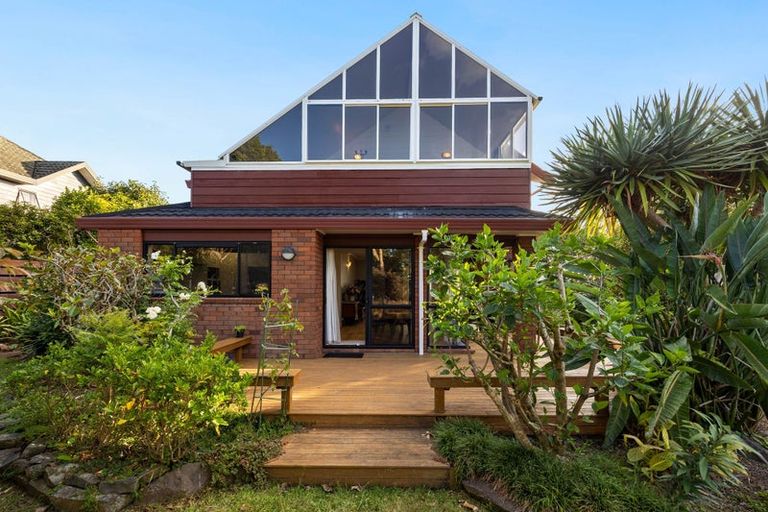 Photo of property in 379 Hobsonville Road, Hobsonville, Auckland, 0618