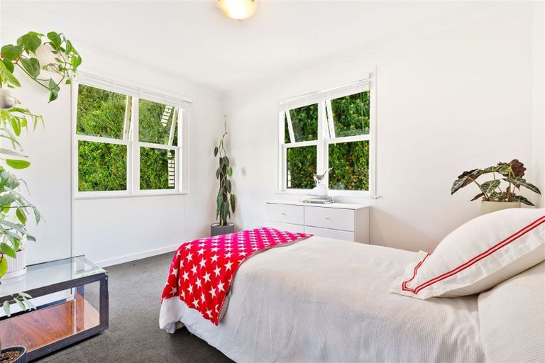 Photo of property in 9 Paewai Road, Glen Eden, Auckland, 0602