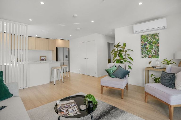 Photo of property in 1/200 Knights Road, Hutt Central, Lower Hutt, 5011