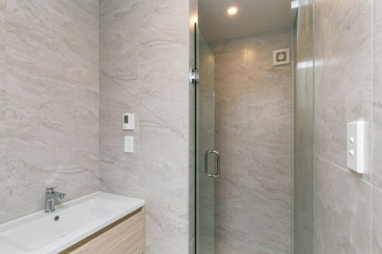 Photo of property in 6 Pihipihi Way, Crofton Downs, Wellington, 6035