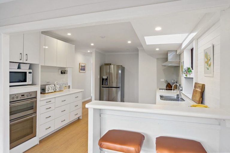 Photo of property in 25 Hillcrest Road, Raumati South, Paraparaumu, 5032