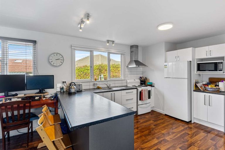 Photo of property in 32 Vagues Road, Northcote, Christchurch, 8052