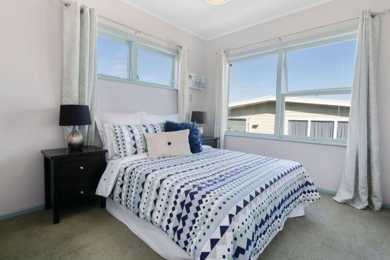 Photo of property in 1/12 Munstead Place, Hillcrest, Auckland, 0627