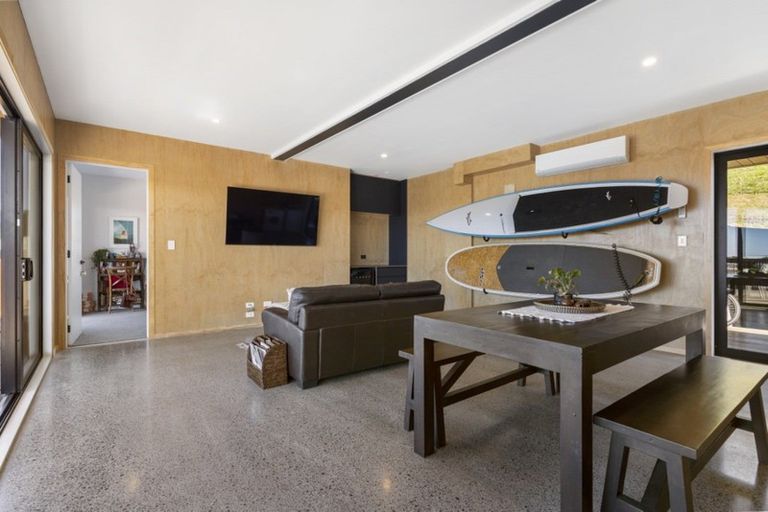 Photo of property in 24 Dolphin Drive, Whiritoa, Whangamata, 3691