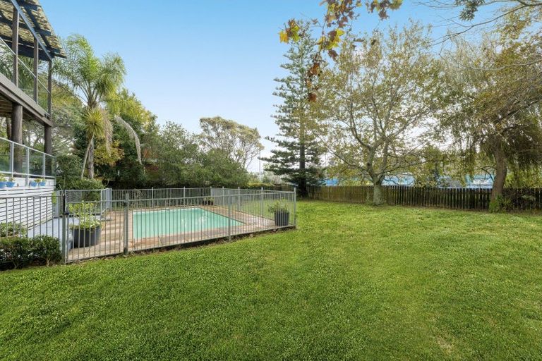 Photo of property in 23 Glencoe Road, Browns Bay, Auckland, 0630