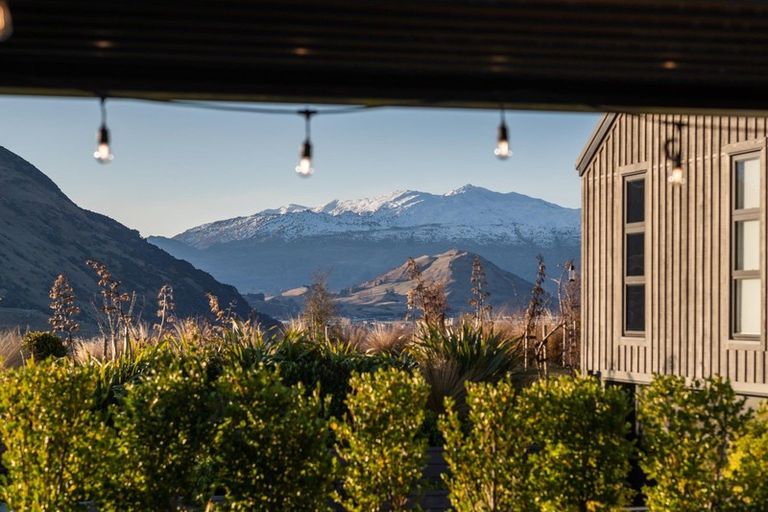 Photo of property in 2 Wanderer Lane, Jacks Point, Queenstown, 9371
