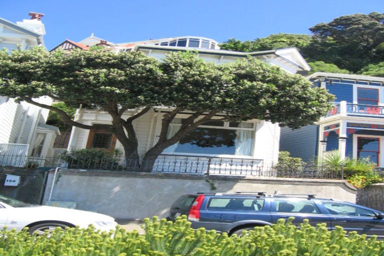 Photo of property in 192 Oriental Parade, Oriental Bay, Wellington, 6011