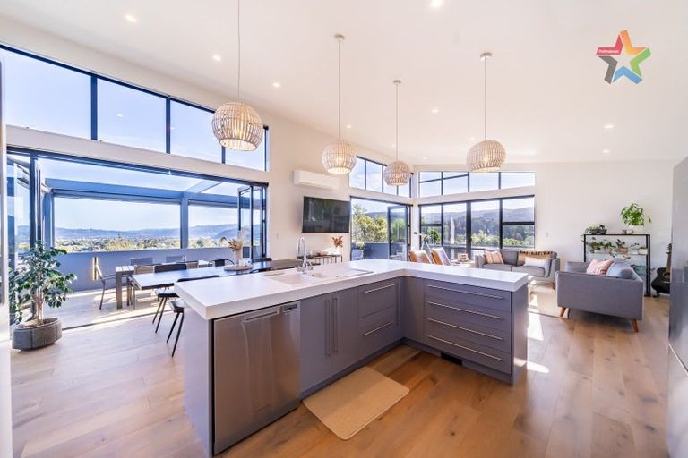 Photo of property in 22 Mount Marua Drive, Timberlea, Upper Hutt, 5018