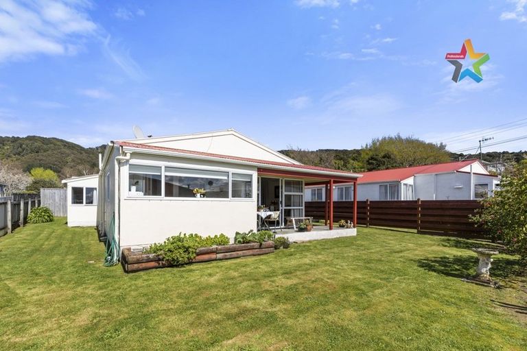 Photo of property in 5a Lees Grove, Wainuiomata, Lower Hutt, 5014